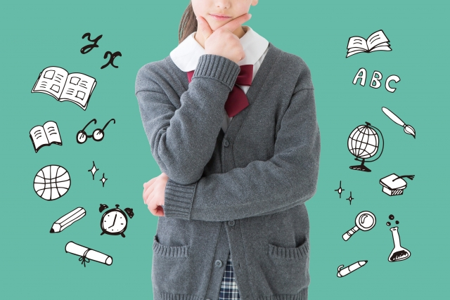 勉強について悩む女子学生